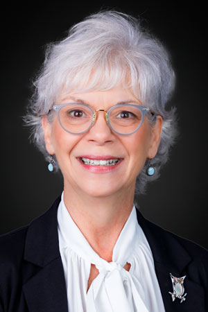 Dena Hinds - Assistant Campus Manager